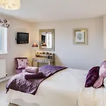 Farmhouse-ivt Hébergement de vacances *
