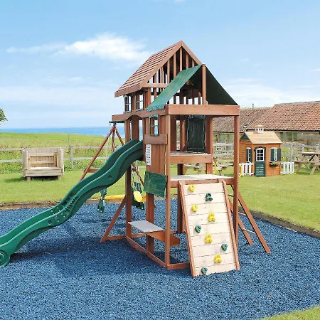 Farmhouse-ivt Scarborough